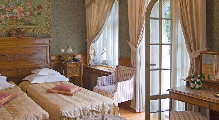 Palac Czarny Las Wozniki Room photo